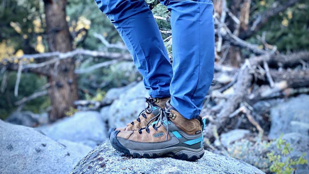 KEEN Women's Targhee 3 Mid Height Waterproof Hiking Boots,  Magnet/Atlantic Blue, 5