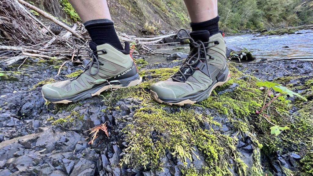SALOMON Men's Mid-Top Trail Running Shoes Waterproof