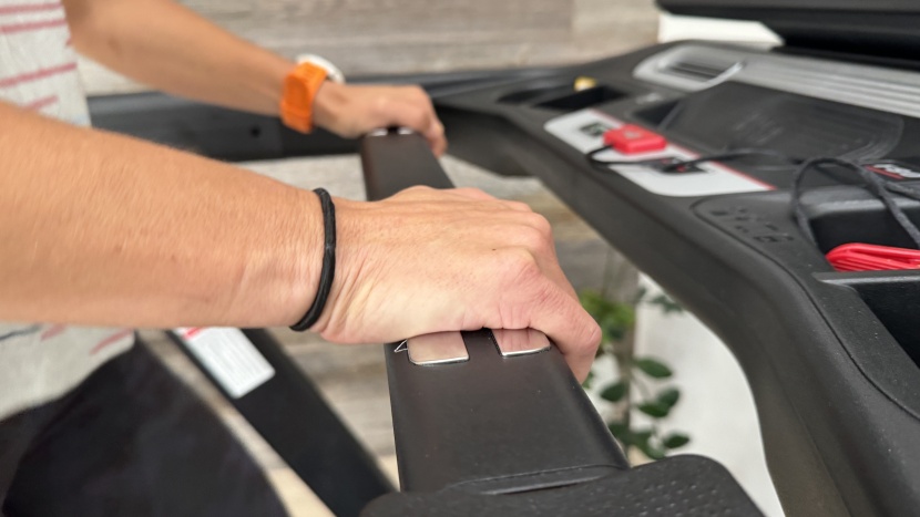 treadmill - the sole f80 uses unique contact pads for a quick heart rate reading.