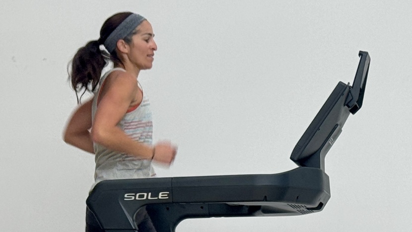 sole f80 - the distance from runner to screen is quite far, especially for...