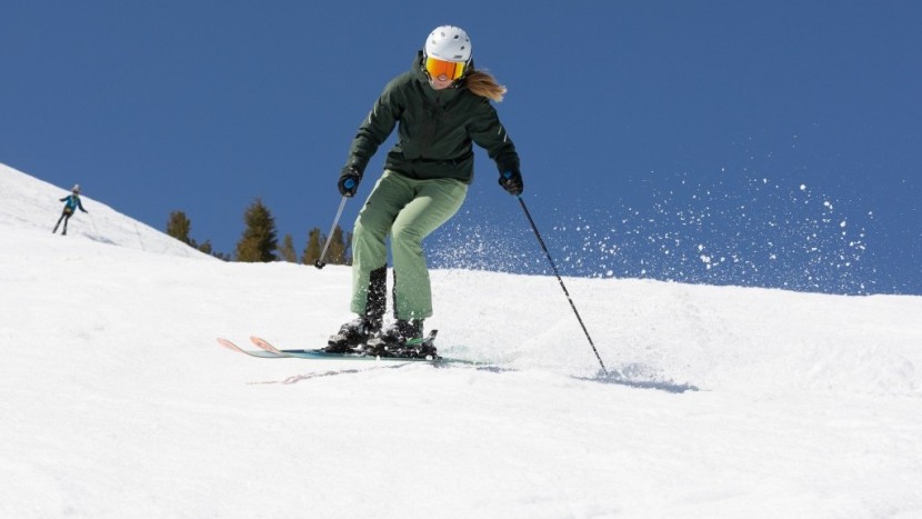 The 7 Best Skis for Women of 2024 | Tested