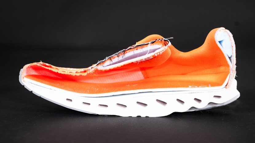 on cloudsurfer - when the shoe is cut in half, it&#039;s easy to see why we felt unstable...