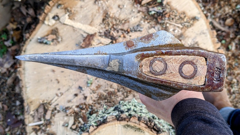 a dramatic wedge and sharp leading edge come together on the long...