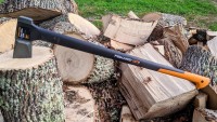 fiskars x27 super splitting axe