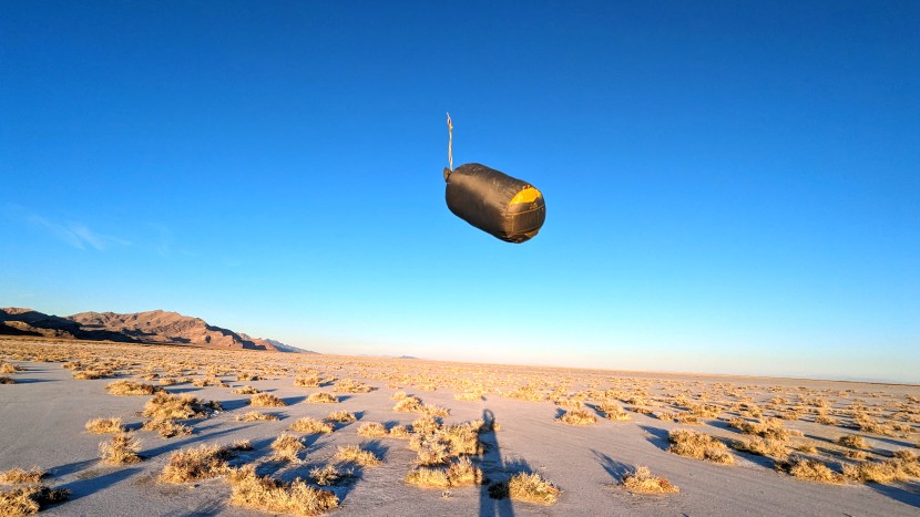 kelty galactic 30 - light enough that we almost believed it could float.