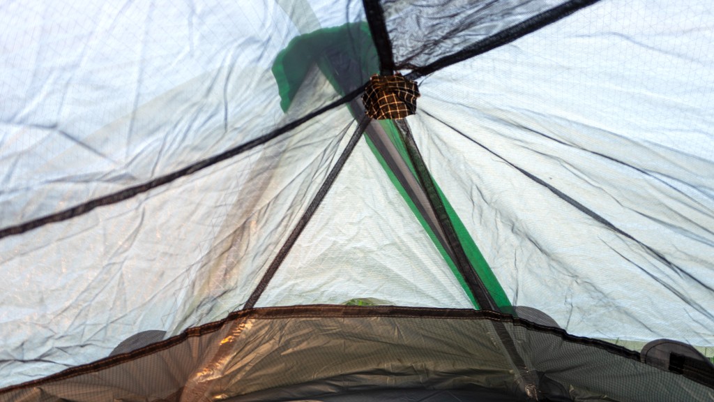 tarptent stratospire ultra - the signature "pitchloc" corners enlarge the usable interior space...
