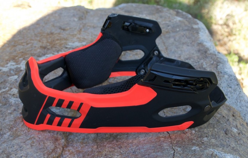 bell super 2 mips - for an extra charge, the bell wraparound chinbar is an excellent...