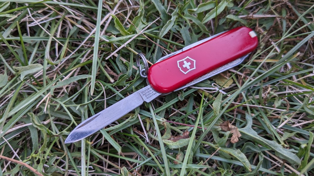 Victorinox Classic SD White - Way Of Knife & EDC Gear House