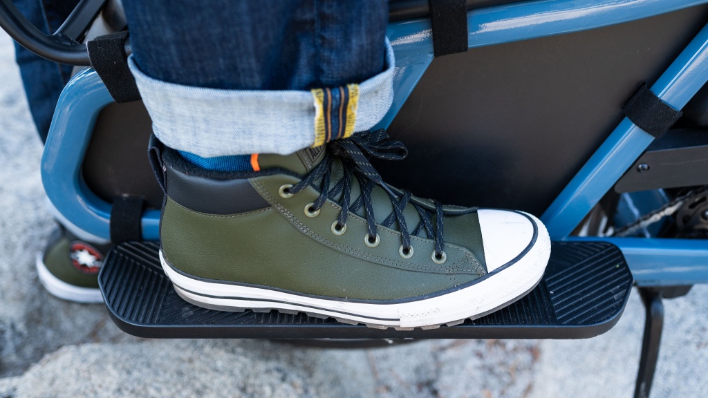 aventon abound - passenger footboards and wheel guards keep passengers comfortable...