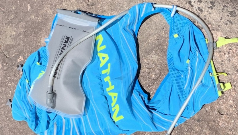 hydration pack for running men - the pinnacle&#039;s 1.6l reservoir is hourglass-shaped, which helps it...