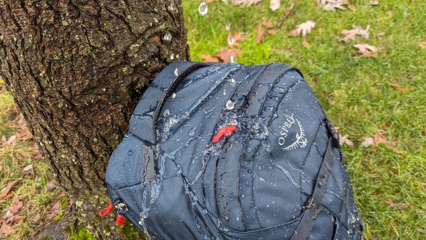 osprey farpoint 40 - the protective zipper flaps on the farpoint protect from water...