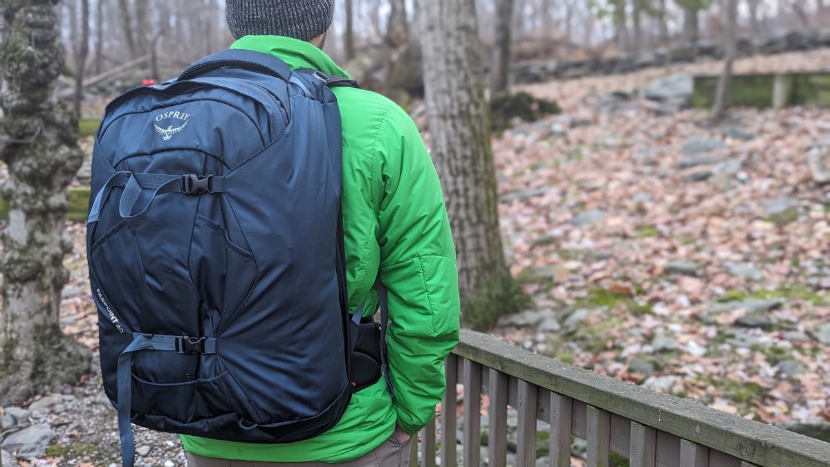 Osprey Farpoint 40 Review (Some larger travel backpacks have extra suspension and harness support; ideal for large packing lists.)