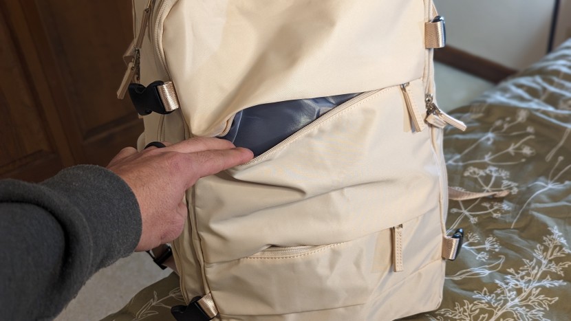 coowoz essentials - the dual external pockets on the coowoz aren&#039;t the most usable due...