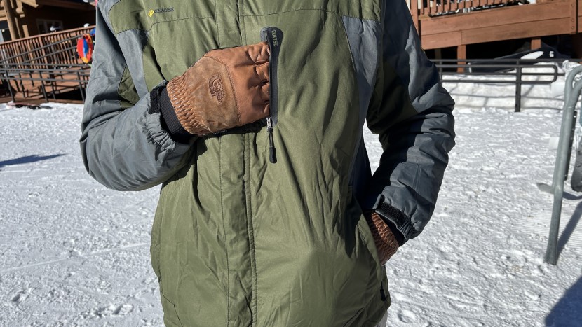 gemyse men&#039;s mountain fleece lining - a chest pocket and two handwarmer pockets are conveniently located...