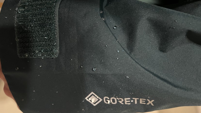 rei co-op first chair gtx - the gore-tex shell fabric effectively repels all liquid water.