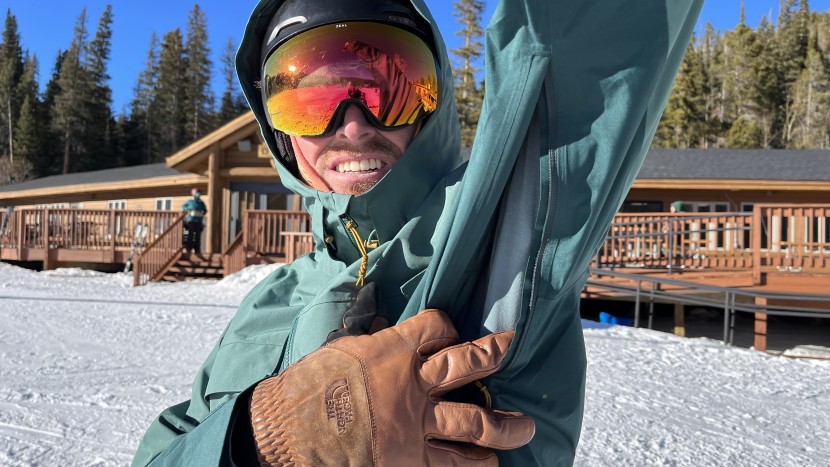 rei co-op first chair gtx - long armpit vents help add ventilation.