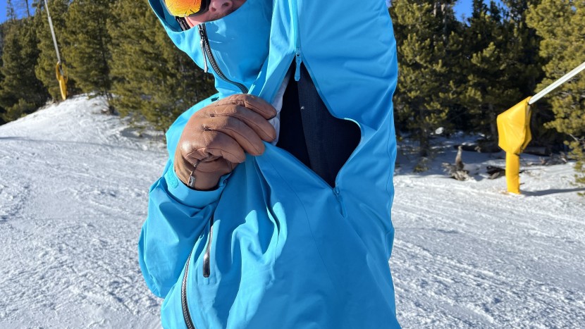 arc&#039;teryx alpha sv - long underarm vents allow plenty of ventilation, but the shell...