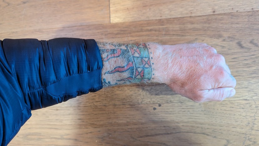 rab electron pro - the electron pro has two elastic pieces sewn into its wrist cuffs...