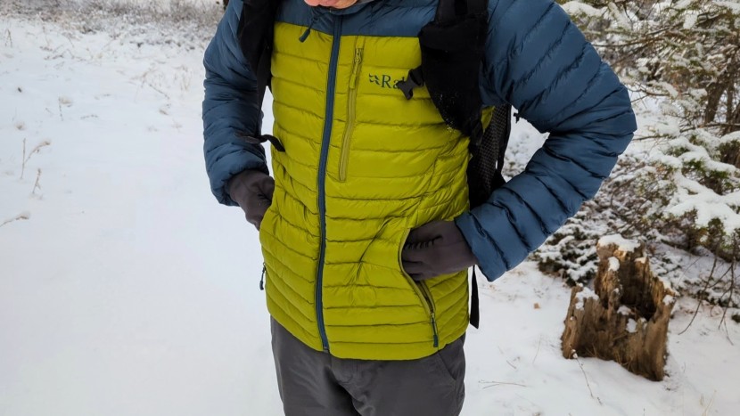 rab microlight alpine - the microlight has smaller baffles under the arms for breathability...