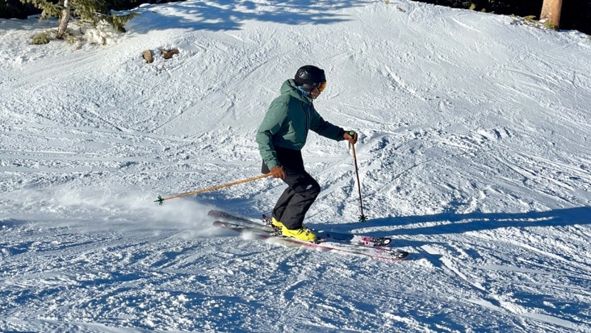 ski pants men - ripping in the north face freedom bib at the resort.