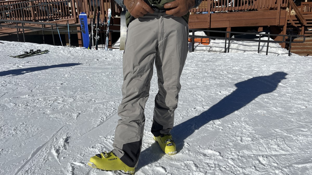 Are these snow pants too long? : r/snowboarding