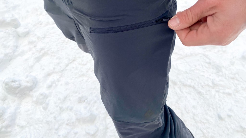 Softshell ski pants with gaiter