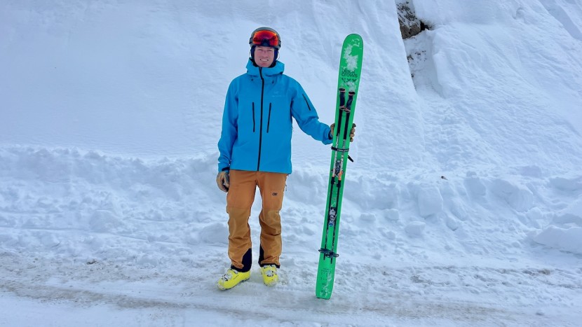 ski pants men - we think the outdoor research trailbreaker tour pants look great.