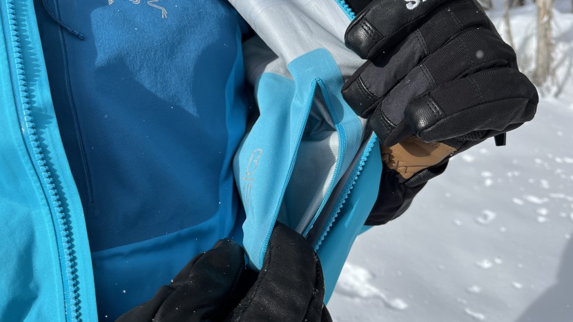 arc&#039;teryx beta ar - the internal pocket on the beta ar is the perfect place to stick a...