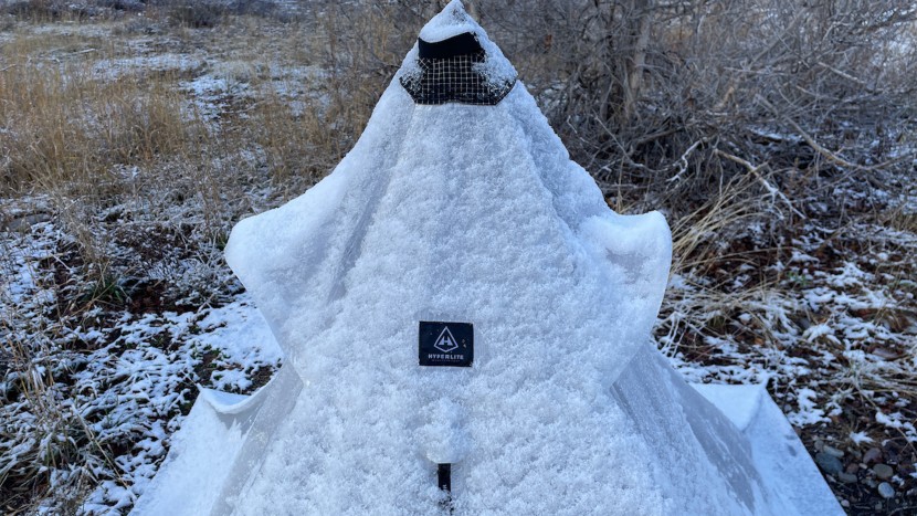 hyperlite mountain gear ultamid 2 - this snow doesn&#039;t have a chance of penetrating the dyneema composite...