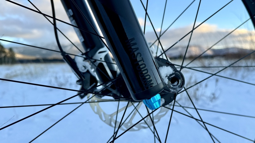 trek farley 7 - the manitou mastodon fork features adjustable rebound and a lockout.