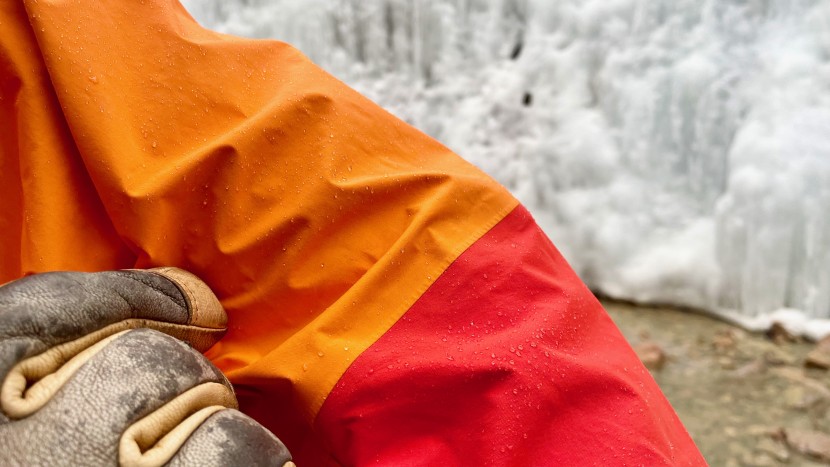 ski jacket - three-layer fabrics are more expensive, but they typically offer the...