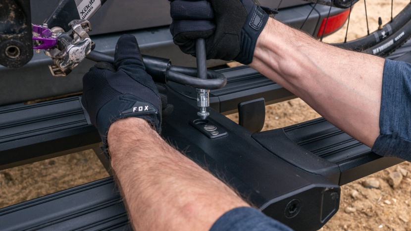 kuat piston pro - slide it through the loop and lock it into place, it couldn&#039;t be...