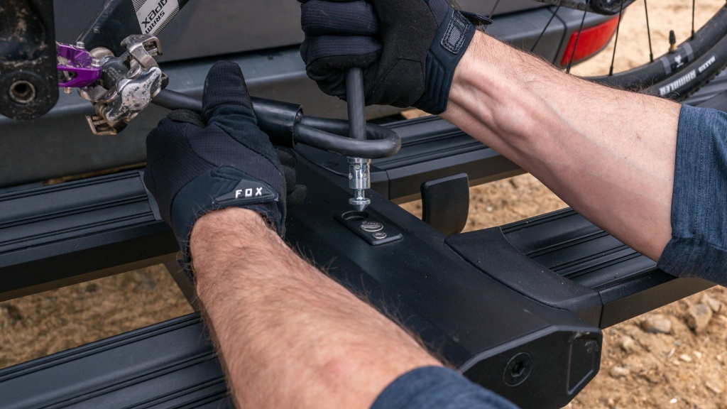 kuat piston pro - slide it through the loop and lock it into place, it couldn't be...