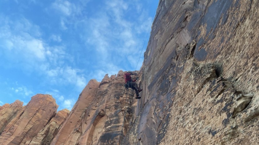 ascender - using the petzl basic for a &quot;fix-and-fire&quot; first free ascent of a...