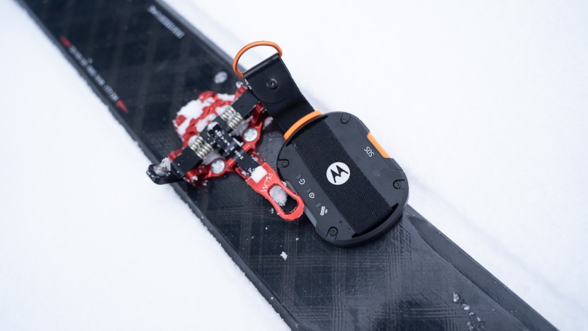 motorola defy satellite link - regardless of how you tromp the wilderness, be aware of the...