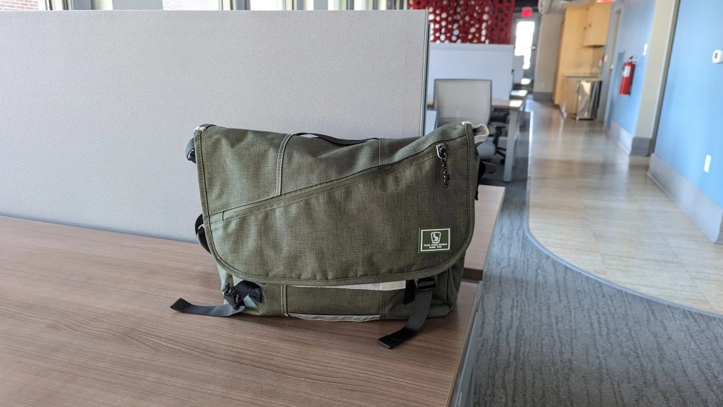 messenger bag - the oiwas works great for a quick trip into the office, packing the...