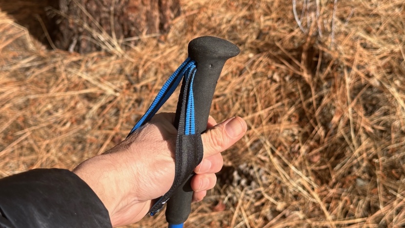 black diamond distance carbon z - we like the distance carbon z&#039;s ventilated wrist strap and soft foam...