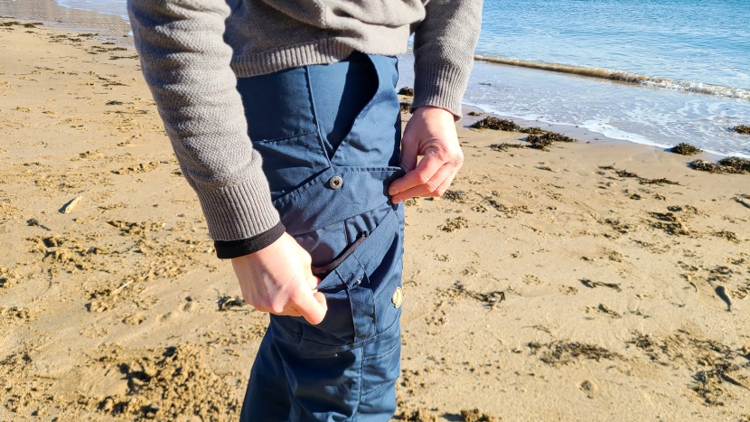 fjallraven vidda pro trousers for women - the roomy right thigh pocket has an internal organizational gasket...