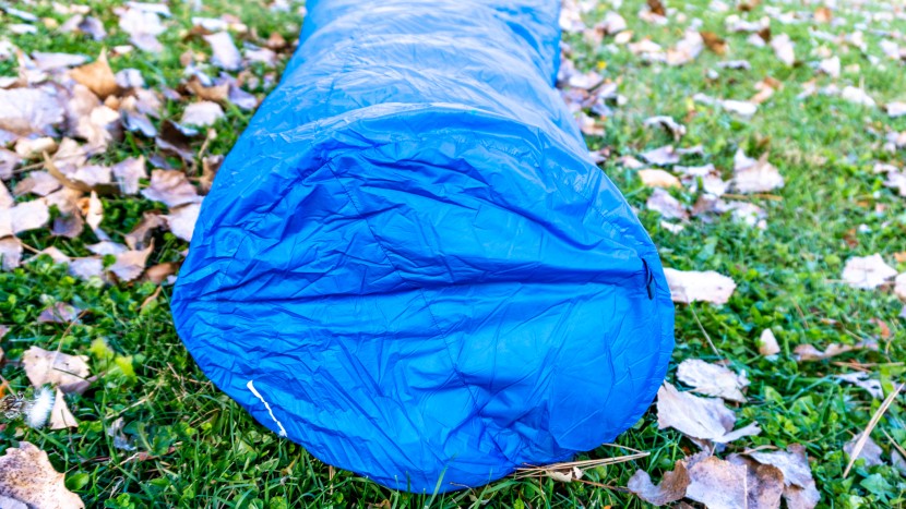 ultralight sleeping bag - the vireo holds more down at the feet as it is designed to be paired...