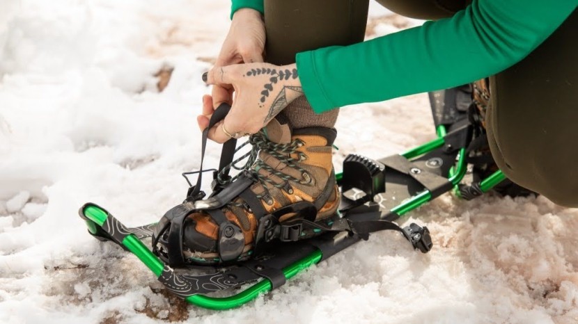 snowshoes womens - the toe cage is comfortable and flexible.