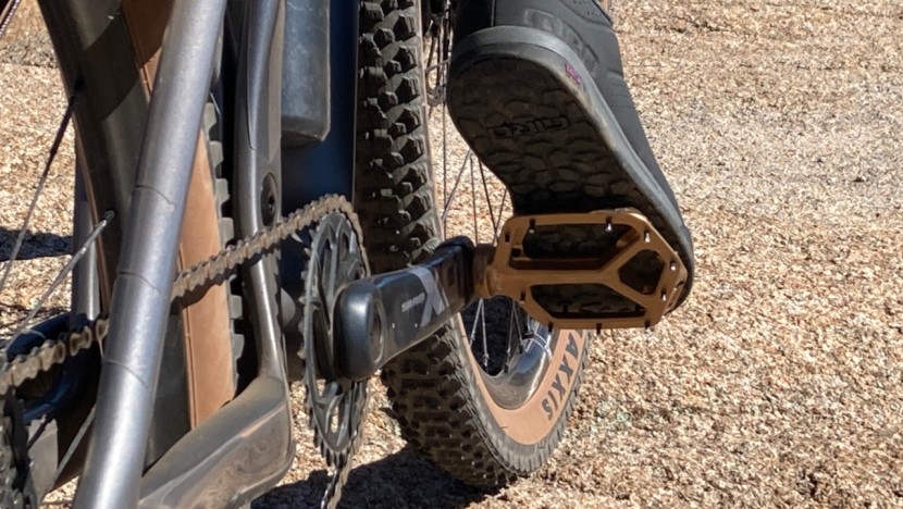 mountain bike flat shoes womens - the latch&#039;s tack rubber outsole provides great grip on the pedals...