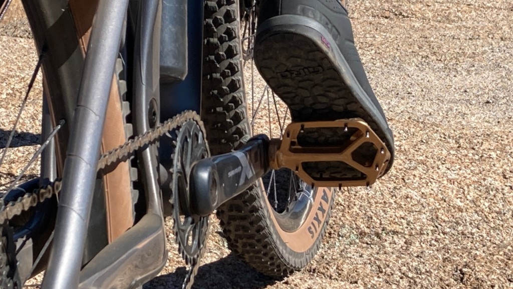 mountain bike flat shoes womens - the latch's tack rubber outsole provides great grip on the pedals...