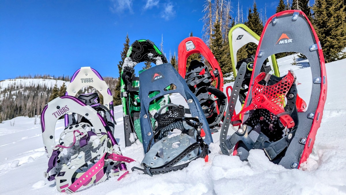 How to Choose Women's Snowshoes