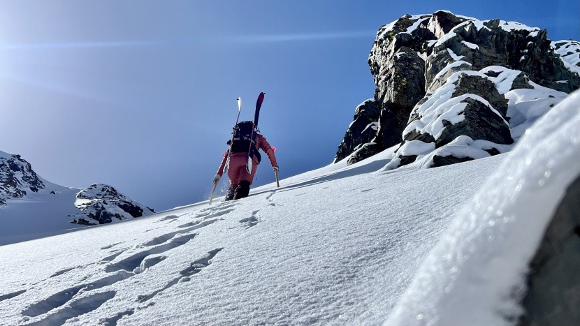 arva switch ride 18l &amp; tour 32l - the 18 l pack carries skis nicely in an a-frame, but lacks a...