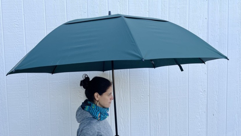 g4free golf umbrella - we liked how the autumnal color pairs with many of our outfits...