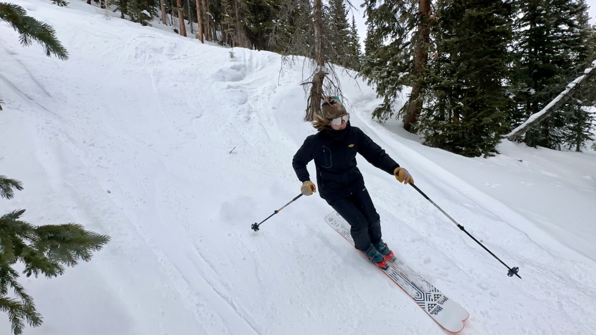 Wantdo Mountain Hooded - Women's Review (The Wantdo is a great option for the skier who doesn't want to break the bank so they can just focus on skiing.)