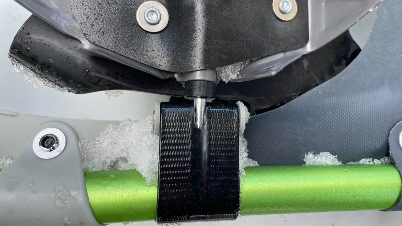 tubbs mountaineer - this model has a hybrid hinge/strap design.