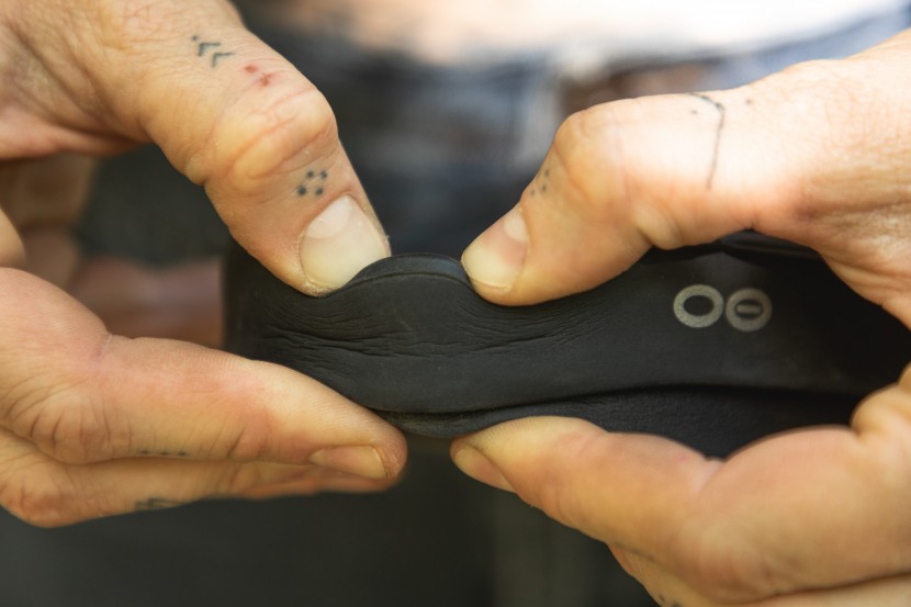 flip flops womens - the oofos&#039; squishy footbed feels like walking on a cloud.