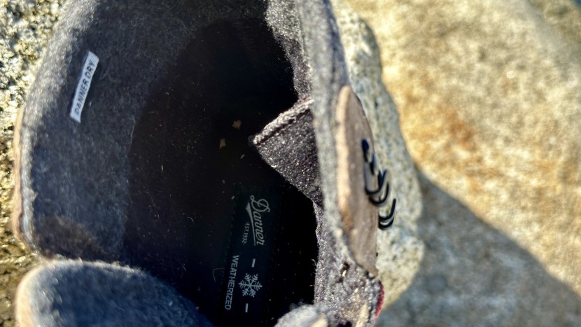 winter boots men - proper insulation keeps your feet warm and happy.