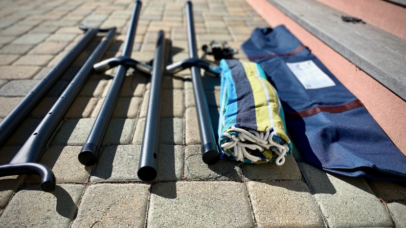 vivere double cotton with stand - the heavy duty metal frame really adds to the overall weight of this...